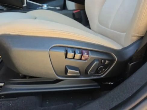 Used 2022 BMW X2 sDrive28i w/ Convenience Package FWD image 16