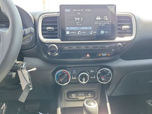 Used 2026 Hyundai Venue SE FWD image 9