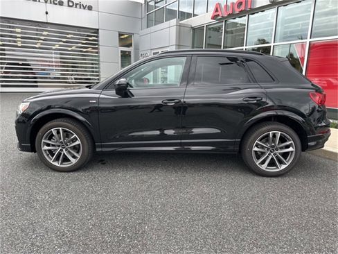 New 2025 Audi Q3 2.0T Premium image 2