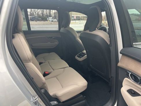 Used 2025 Volvo XC90 B5 Plus image 13