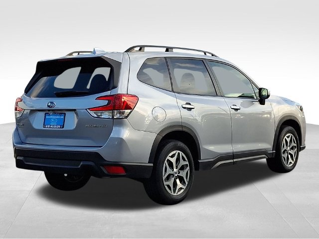 Used 2023 Subaru Forester Premium AWD/4WD image 6