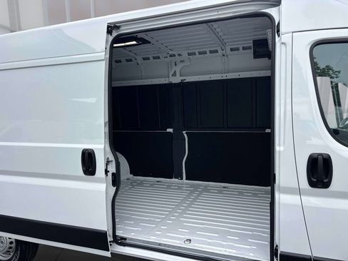 Used 2026 RAM ProMaster 2500 w/ Convenience Group FWD image 15