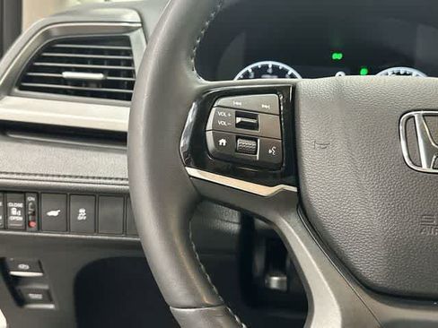 Certified 2025 Honda Odyssey EX-L image 17