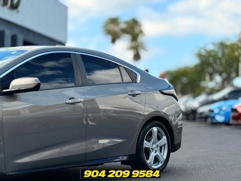 Used 2017 Chevrolet Volt LT FWD image 3