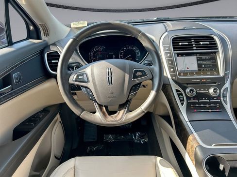 Used 2018 Lincoln MKX Select w/ Select Plus Package FWD image 21