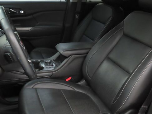 Used 2023 GMC Acadia SLT w/ Elevation Edition FWD image 11