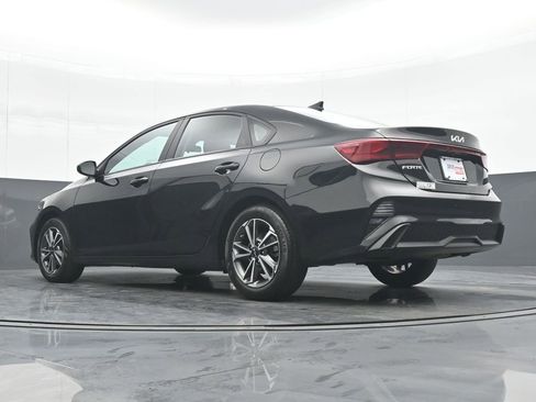 Used 2023 Kia Forte LXS image 28