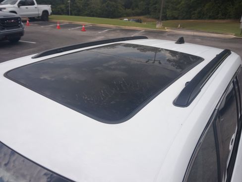 Used 2023 Jeep Grand Cherokee 4WD 4xe image 15