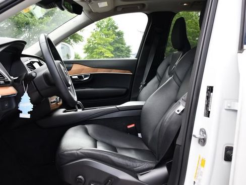 Used 2023 Volvo XC90 B6 Plus AWD/4WD image 12