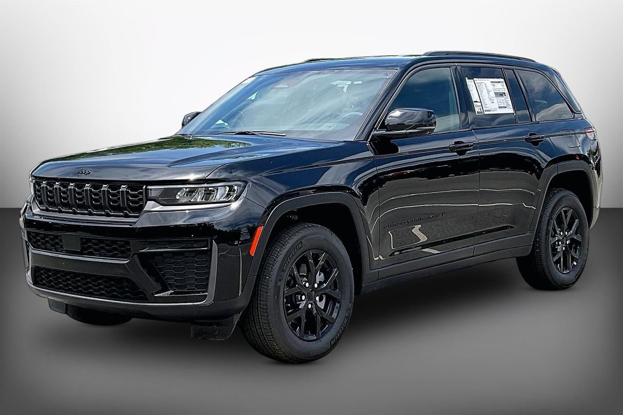 New 2026 Jeep Grand Cherokee Altitude AWD/4WD image 4