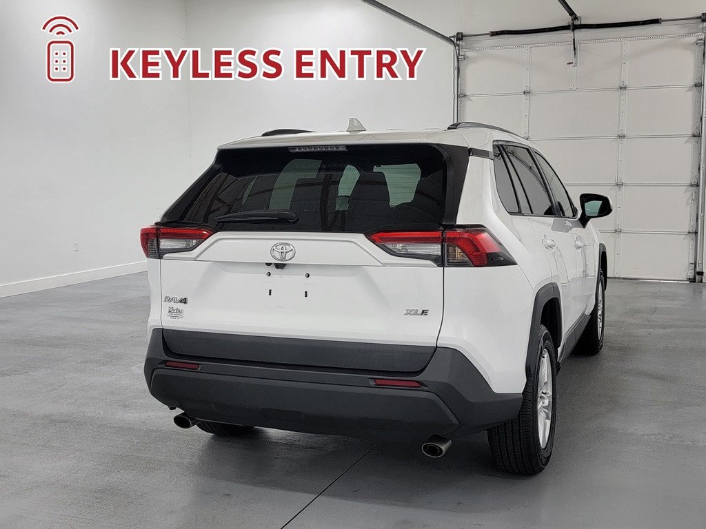 Used 2021 Toyota RAV4 XLE FWD image 8