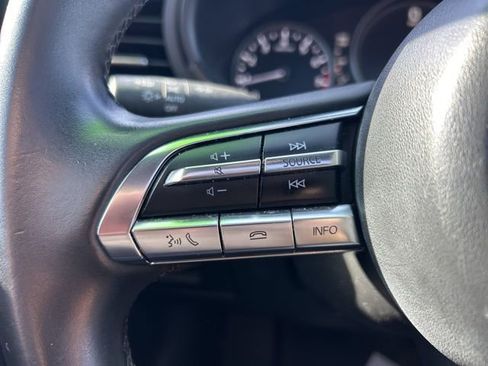 Used 2022 MAZDA MAZDA3 s image 19