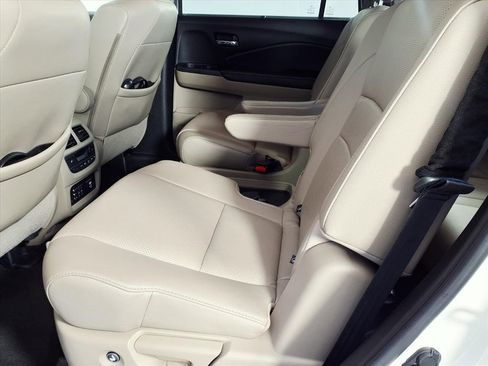 Used 2018 Honda Pilot Elite image 7