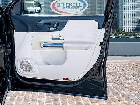 Used 2021 Mercedes-Benz GLA 250 w/ Premium Package image 17