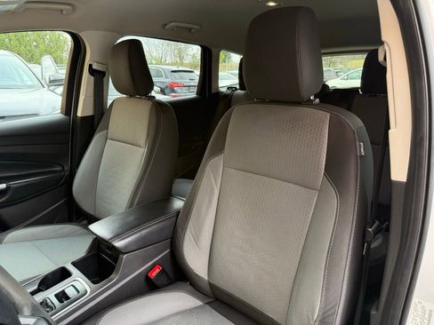 Used 2019 Ford Escape SE image 10