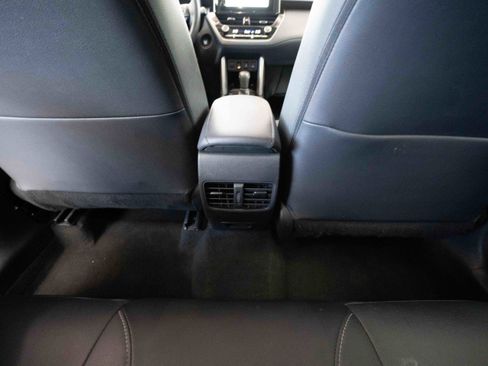 Used 2024 Toyota Corolla Cross XLE FWD image 22