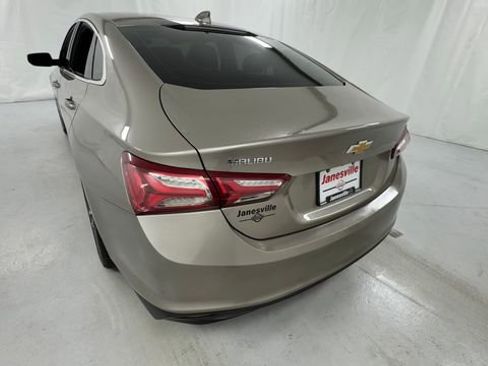 Used 2022 Chevrolet Malibu LT FWD image 5
