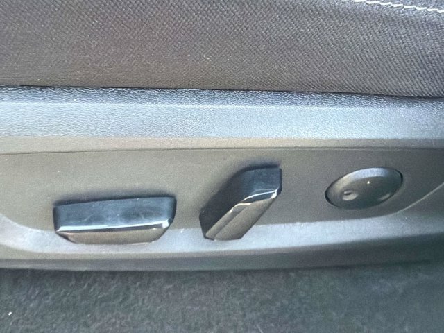 Certified 2025 Nissan Pathfinder SV FWD image 27