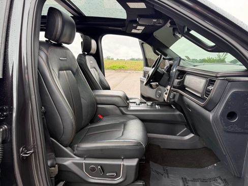 Used 2023 Ford Expedition Platinum AWD/4WD image 20