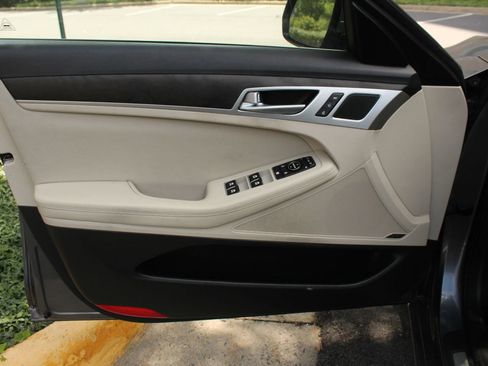 Used 2016 Hyundai Genesis 3.8 w/ Option Group 04 AWD/4WD image 15