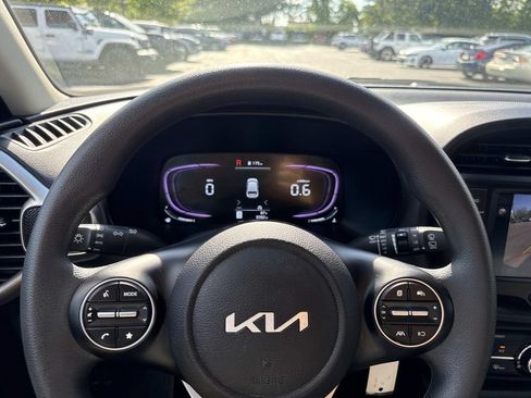 Used 2024 Kia Soul LX w/ Option Group 015 FWD image 26