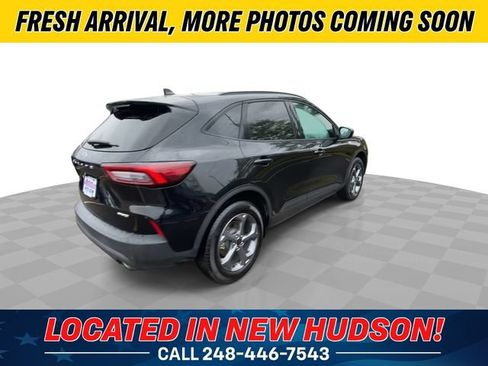 Used 2025 Ford Escape ST-Line AWD/4WD image 2