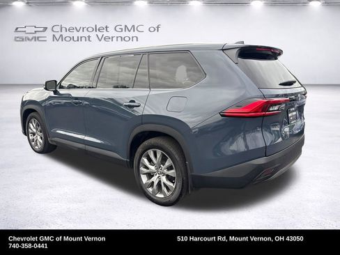 Used 2024 Toyota Grand Highlander FWD image 3