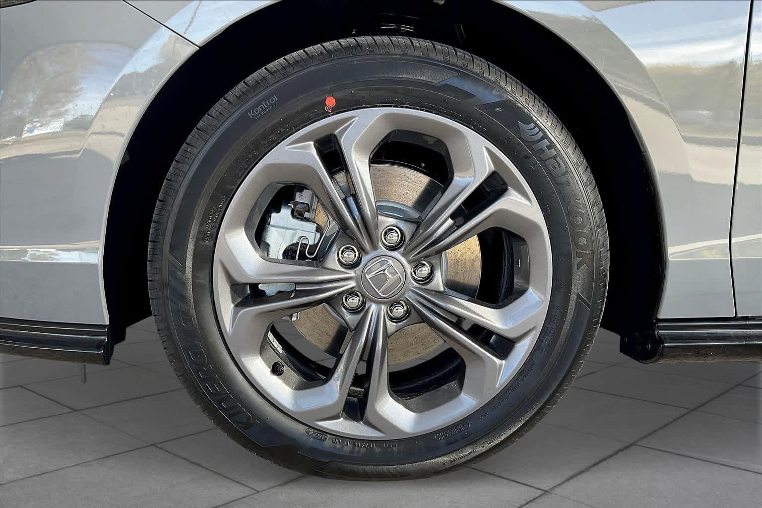 Certified 2025 Honda Accord EX-L image 11