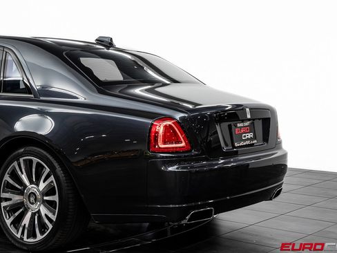 Used 2019 Rolls-Royce Ghost *STARLIGHT HEADLINER * IMMACUL image 16