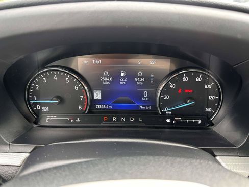 Used 2022 Ford Explorer XLT w/ Equipment Group 202A AWD/4WD image 21