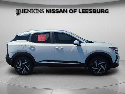 Certified 2025 Nissan Kicks SV w/ SV Premium Package FWD image 3