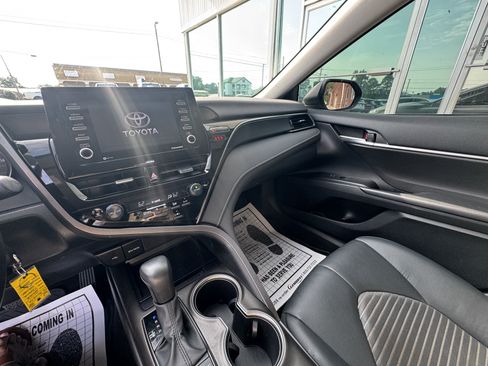 Used 2023 Toyota Camry SE FWD image 13