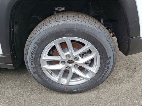 New 2025 Jeep Grand Cherokee Laredo X w/ Luxury Tech Group I image 6