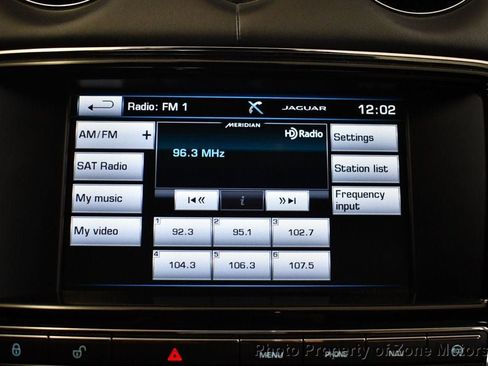 Used 2015 Jaguar XJ image 44