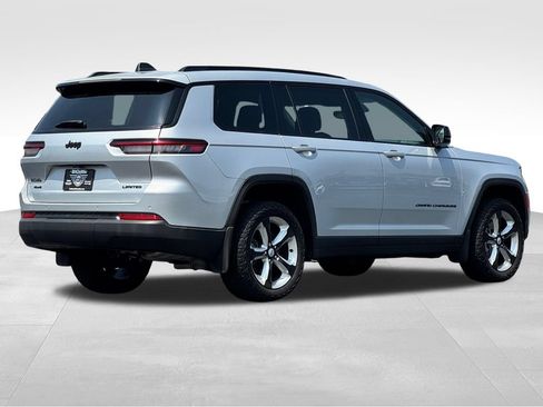 Used 2023 Jeep Grand Cherokee L Limited w/ Black Appearance Package AWD/4WD image 7