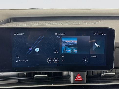 Used 2025 Kia Carnival FWD image 19