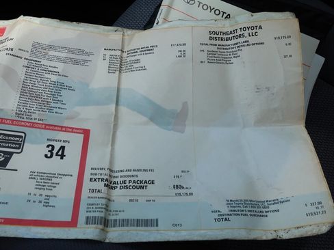 Used 2006 Toyota Matrix XR FWD image 22