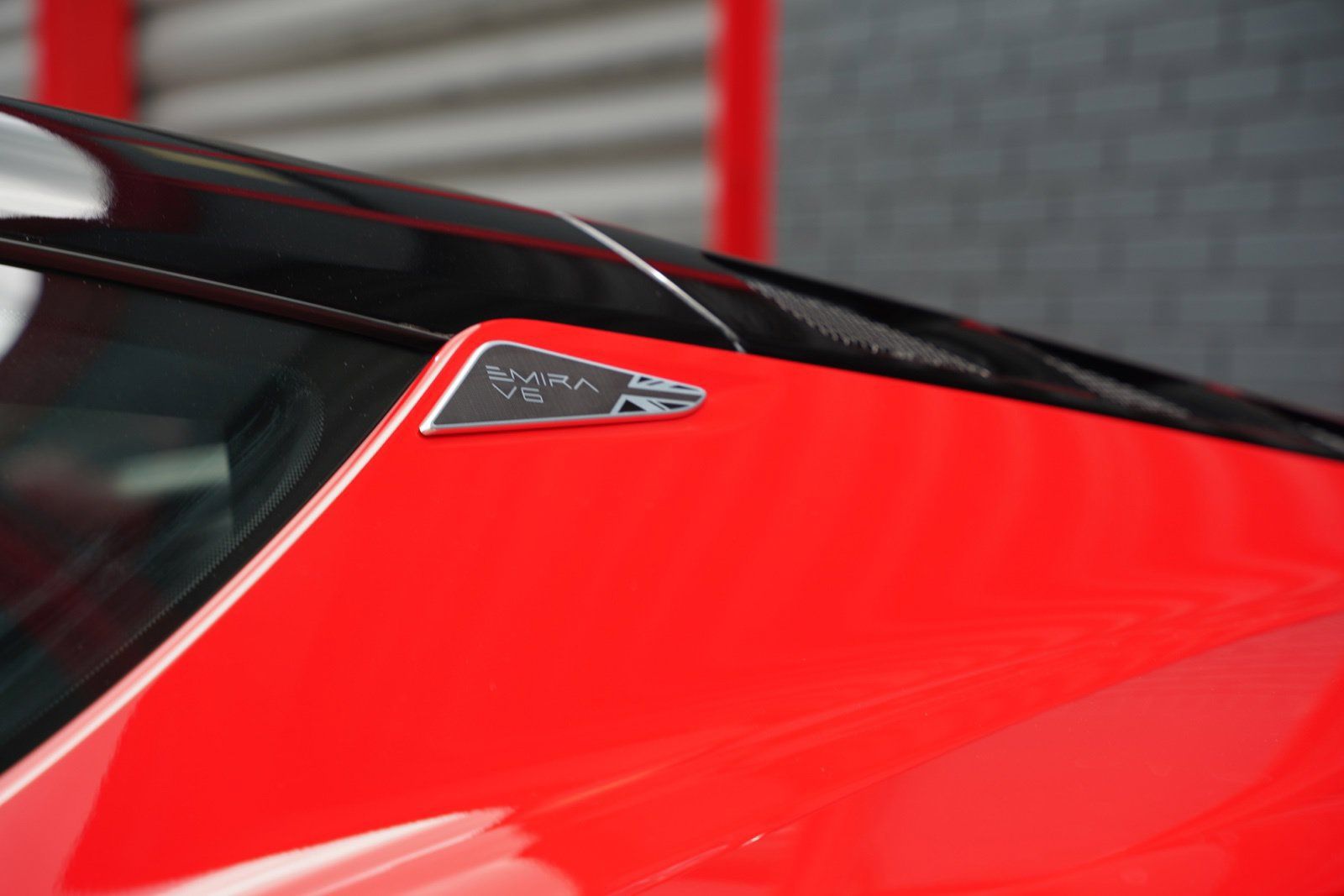 Used 2025 Lotus Emira RWD image 18