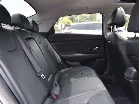 Used 2023 Hyundai Elantra Limited FWD image 25