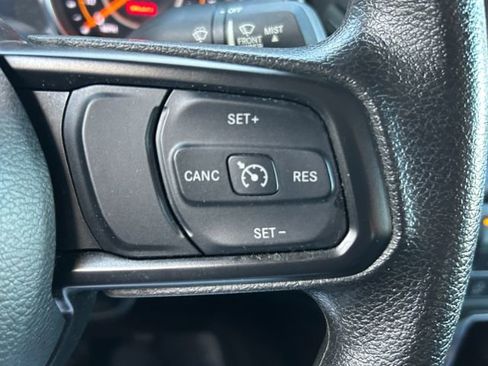 Used 2022 Jeep Gladiator Sport image 18