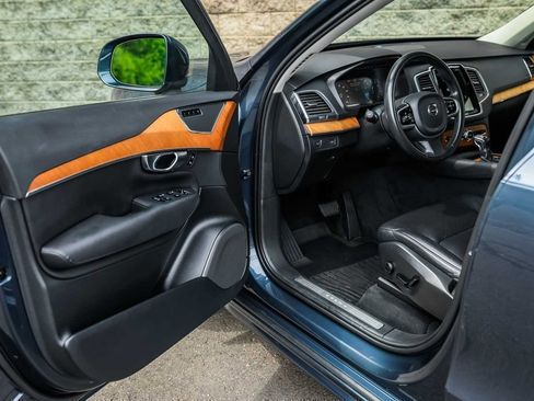 Used 2021 Volvo XC90 T6 Momentum w/ Protection Package image 23