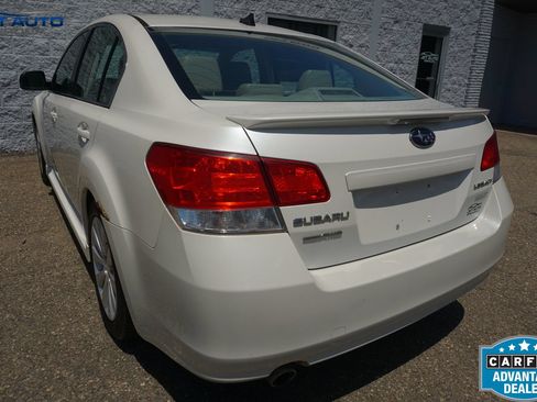 Used 2011 Subaru Legacy 2.5i Limited w/ Appearance Package 1H AWD/4WD image 9