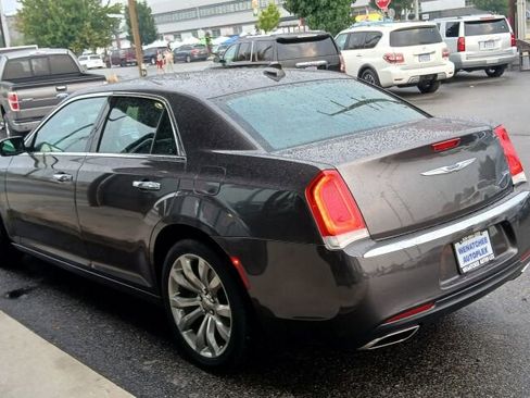Used 2019 Chrysler 300 Limited image 5