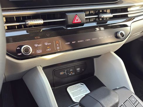 New 2026 Kia Sportage EX FWD image 18