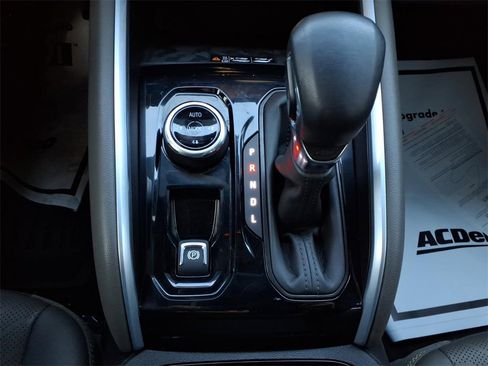 Certified 2024 Chevrolet Colorado ZR2 w/ ZR2 Convenience Package III image 14