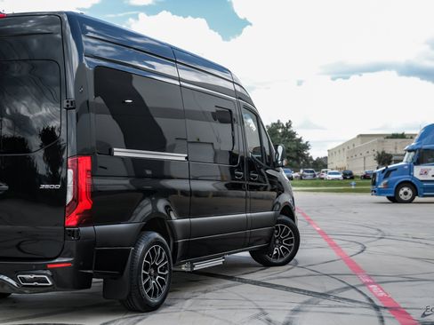 Used 2022 Mercedes-Benz Sprinter 2500 image 15