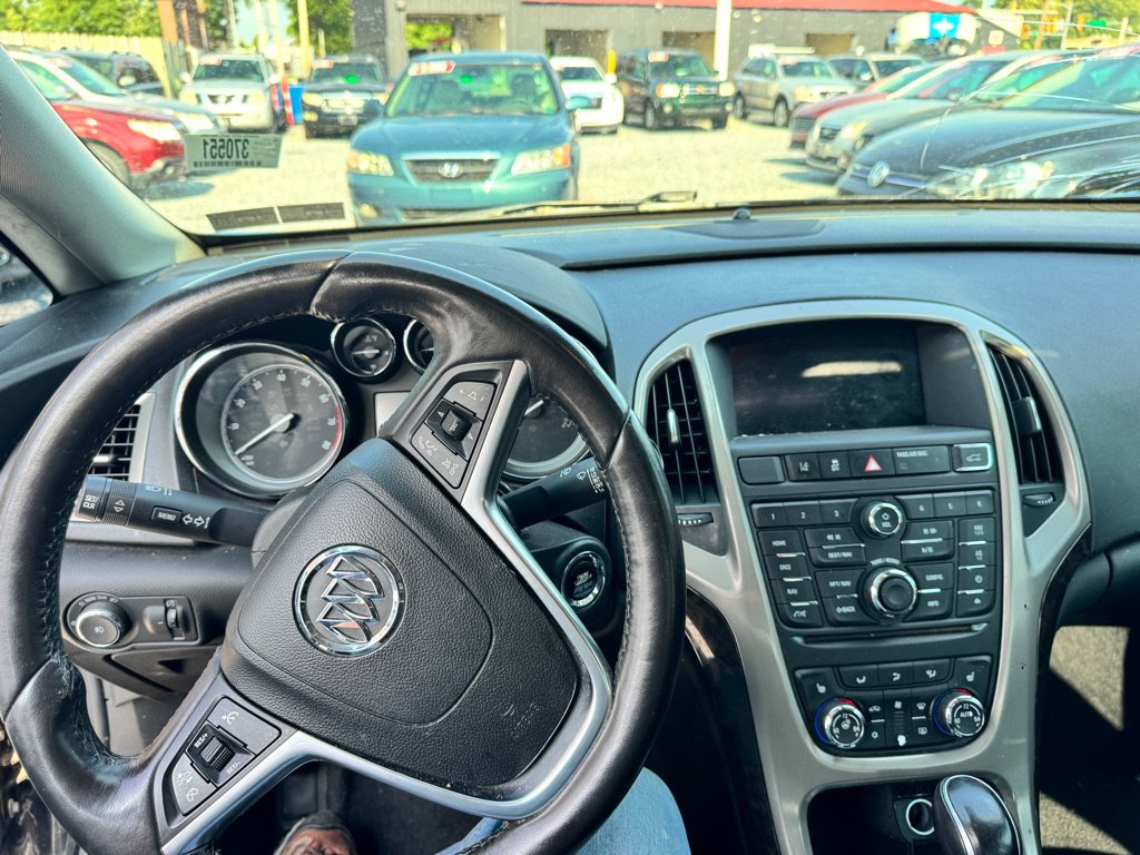 Used 2016 Buick Verano Leather w/ Driver Confidence Package FWD image 10