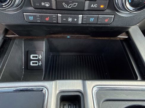 Used 2017 Ford F150 Platinum w/ Equipment Group 701A Luxury RWD image 27