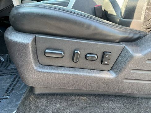 Used 2010 Ford F150 Raptor image 18