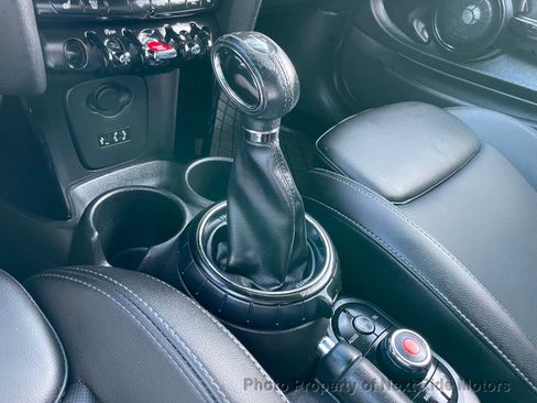 Used 2017 MINI Cooper S image 30